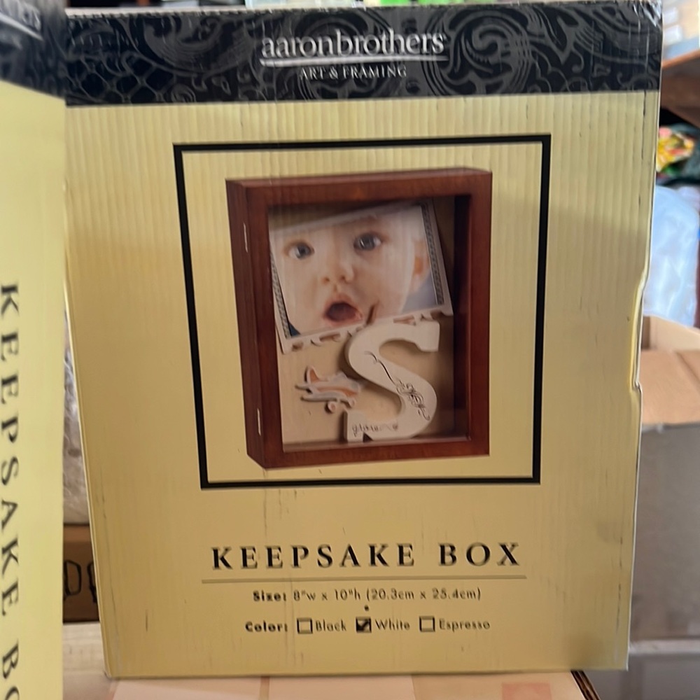 NWT white keep sake box!